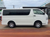 ご成約のおクルマ全て、エンジンオイルを交換してご納車させていただきます!また、点検時に消耗品の状態確認も行い必要に応じて新品交換させていただきます!
