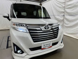 LEDヘッドライトです。デザイン性がよくとても明るいので、夜間の走行や悪天候でも安心です。しかも長寿命!