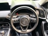 【純正革巻きステアリング】上質な革を使用することで、手にしっかり馴染みとても運転しやすいハンドルです♪
