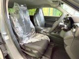 運転席シート廻りは使用感も少なく、良好な状態となっています。前オーナー様が丁寧に使っていたことがよくわかりますね。