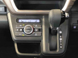 温度を設定すれば、自動で車内の温度管理をしてくれる優れものです♪ATミッションで運転楽々