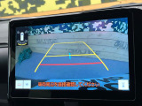 【バックカメラ】駐車時に後方がリアルタイム映像で確認できます。大型商業施設や立体駐車場での駐車時や、夜間のバック時に大活躍!運転スキルに関わらず、今や必須となった装備のひとつです!