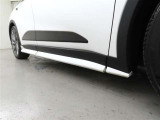 TRD製GRサイドスカートを装着しております。