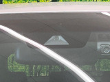 【トヨタセーフティセンス】走行中に前方の車両等を認識し、衝突しそうな時は警報とブレーキで衝突回避と被害軽減をアシスト。より安全にドライブをお楽しみいただけます。