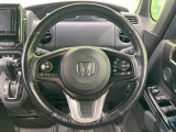 【純正革巻きステアリング】上質な革を使用することで、手にしっかり馴染みとても運転しやすいハンドルです♪