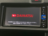 【純正ナビ】人気の純正ナビを装備しております。ナビの使いやすさはもちろん、オーディオ機能も充実!キャンプや旅行はもちろん、通勤や買い物など普段のドライブも楽しくなるはず♪