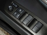電動格納式ドアミラー・パワーウインドウを装備しています。