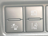 【スマートアシスト】走行中に前方の車両等を認識し、衝突しそうな時は警報とブレーキで衝突回避と被害軽減をアシスト。より安全にドライブをお楽しみいただけます。
