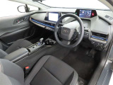 シンプルで使いやすいデザインの運転席です。