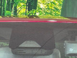 【トヨタセーフティセンス】走行中に前方の車両等を認識し、衝突しそうな時は警報とブレーキで衝突回避と被害軽減をアシスト。より安全にドライブをお楽しみいただけます。