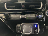 オートエアコンなので車内で快適に過ごせます。