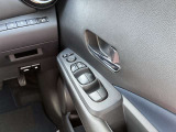 運転席側のドア部。こちらでパワーウィンドーの操作が可能になります。