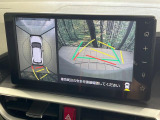 【パノラマモニター】専用のカメラにより、上から見下ろしたような視点で360度クルマの周囲を確認することができます☆死角部分も確認しやすく、狭い場所での切り返しや駐車もスムーズに行えます。