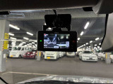 【デジタルインナーミラー】通常ミラーではなくカメラ映像で広報確認ができるデジタルインナーミラーを搭載!荷物があって後方確認ができないときや雨天時などにとても便利です☆