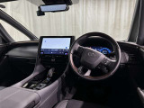 高いホールド性で運転姿勢が安定します。長距離ドライブでも疲れにくいのが魅力です。快適なドライビングライフをお送りください♪