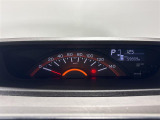 【スピードメーター】メーターがシンプルで見やすく運転しやすいですね!