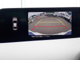 バックカメラ装備しております。駐車時に大変役に立ちますよ。駐車が苦手な方にも便利機能です。