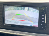 【バックカメラ】駐車時に後方がリアルタイム映像で確認できます。大型商業施設や立体駐車場での駐車時や、夜間のバック時に大活躍!運転スキルに関わらず、今や必須となった装備のひとつです!