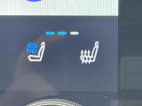 【シートヒーター&ベンチレーション】夏場は涼しい風でお尻や背中の熱やムレを防ぎ、冬はエアコンよりも早く温まってポカポカに!季節を問わず快適に過ごせます。