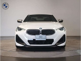 【キドニーグリル】BMWは約90年もの間、ほぼ全ての車両にひと目でBMWだと分かるこの特徴的なフロントグリルが備えられ、デザイン・アイコンとして親しまれてきました。