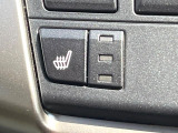 【シートヒーター】寒い日に重宝するシートヒーター!エアコンより早く温まってくれるので寒がりの人も安心ですね♪エアコンの温風は乾燥するから苦手、という方にもをおすすめです。