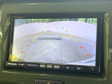 【バックカメラ】駐車時に後方がリアルタイム映像で確認できます。大型商業施設や立体駐車場での駐車時や、夜間のバック時に大活躍!運転スキルに関わらず、今や必須となった装備のひとつです!