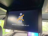 【フリップダウンモニター】大画面モニターで後席でもエンタメをお楽しみいただけます。小さなお子様にも大人気の装備です♪