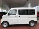 納車前にはプロのメカニックが点検、整備を行いますので安心してお乗り頂けます。
