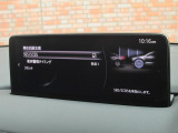 こちらのお車には先進安全装備が多数搭載されています。衝突被害を回避あるいは軽減するためのブレーキや、後方死角からの接近警報、車線逸脱を防止する警報装置など、詳しくはスタッフまでお尋ねください。