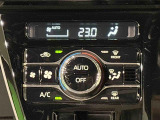 車内空調は&rdquo;AUTOエアコン&rdquo;にお任せ。運転に集中出来ますよ!