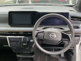 運転席は明るく、視界も良好で快適な運転を実現致します。また、小回りがきくので、細い道も楽々です。