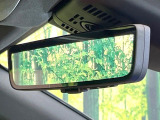【デジタルインナーミラー】後席の大きな荷物や同乗者で後方が確認しづらい時でも安心!カメラが撮影した車両後方の映像をルームミラー内に表示。クリアな視界で状況の確認が可能です!