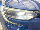 ●LEDヘッドライト:夜間走行時も良好な視界を確保し安心して運転できる高輝度LEDヘッドライトを装備!点灯速度が早く、消費電力も抑えられています。