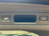 【パワーバックドア】スマートキーや運転席のボタンを押すだけでリアゲートが自動で開閉します!荷物を持っている時や、高い位置にあるバックドアを閉める際に便利な機能です♪