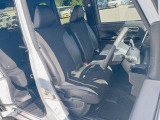 ドライバーによって運転しやすいポジションは異なり、あの車はどうなのか不安なこともありますよね。気になるお車は店頭で乗り込んでご確認いただけます♪