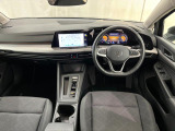 輸入車ならではの、細部まで作り込まれた、洗練されたデザインです。運転席からの視界は、店頭にてお客様ご自身の目でお確かめください.