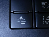 【PCS(プリクラッシュセーフティーシステム】・・・進路上の車両を前方センサーで検出し、衝突の可能性が高いと判断したときに、警報やブレーキ力制御により運転者の衝突回避操作を補助します。