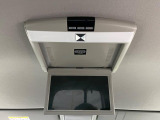 【フリップダウンモニター】大画面モニターで後席でもエンタメをお楽しみいただけます。小さなお子様にも大人気の装備です♪
