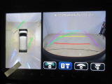 パノラミックビューモニター付きです。車両を上から見たような映像をディスプレイオーディオ画面に表示。運転席からの目視だけでは見にくい、車両周辺の状況をリアルタイムでしっかり確認できます。