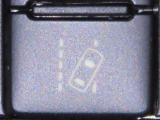 車線逸脱警報装置を装備しております。