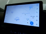 10.5インチのディスプレイオーディオ装着です。スマホとの通信で様々なサービスが楽しめます。TV視聴にも対応しています。