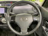 【純正革巻きステアリング】上質な革を使用することで、手にしっかり馴染みとても運転しやすいハンドルです♪
