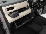 当社は購入後のアフターケアを大切にしております。納車後、1ヶ月無料点検、半年ごとにあんしん点検、12ヶ月法定点検の誘致をします。また車検までの点検をセットにした『ワンダフルパスポート』を販売中です。