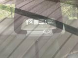 【トヨタセーフティセンス】走行中に前方の車両等を認識し、衝突しそうな時は警報とブレーキで衝突回避と被害軽減をアシスト。より安全にドライブをお楽しみいただけます。