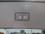 Audi正規ディーラーが高品質をお約束。高度な訓練・教育を受けたAudi専任メカニックが、100項目にもおよぶ精密な点検を実施。すべてクリアしたAudi車だけ、あなたのお手元に届けられるのです