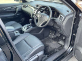 運転席は広く座りやすいです。