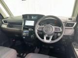 運転席まわりです。 各操作スイッチは使いやすい位置に配置されてます。