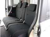 ゆとりある広々とした車内空間は、ドライブを始め買い物やレジャーなど、幅広く活躍します。一人でもみんなとでもお出かけを楽しみましょう!