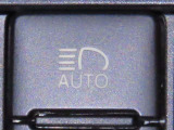 オートマチックハイビームを装備しております。