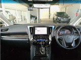 見通しのよいすっきりとした視界で、誰でも運転しやすいです。運転のしやすさは疲れにくさにも繋がりますよ♪